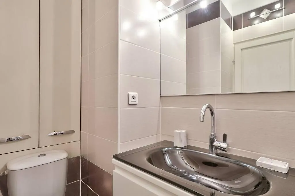 L29 Lenval Beach At 1Min Walk To Sea Front Ac Balcony Nice Apartment